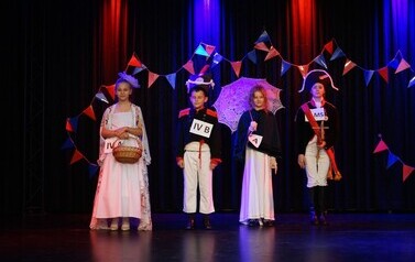 Na urodzinach u J&oacute;zefa Rufina Wybickiego Dom Kultury Subkowy 9